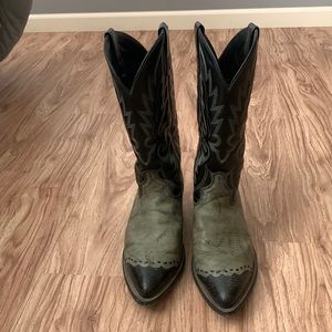 Laredo black and sage green marble cowboy boots. Men’s size 9